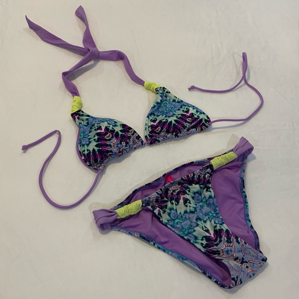 Victoria’s Secret bikini